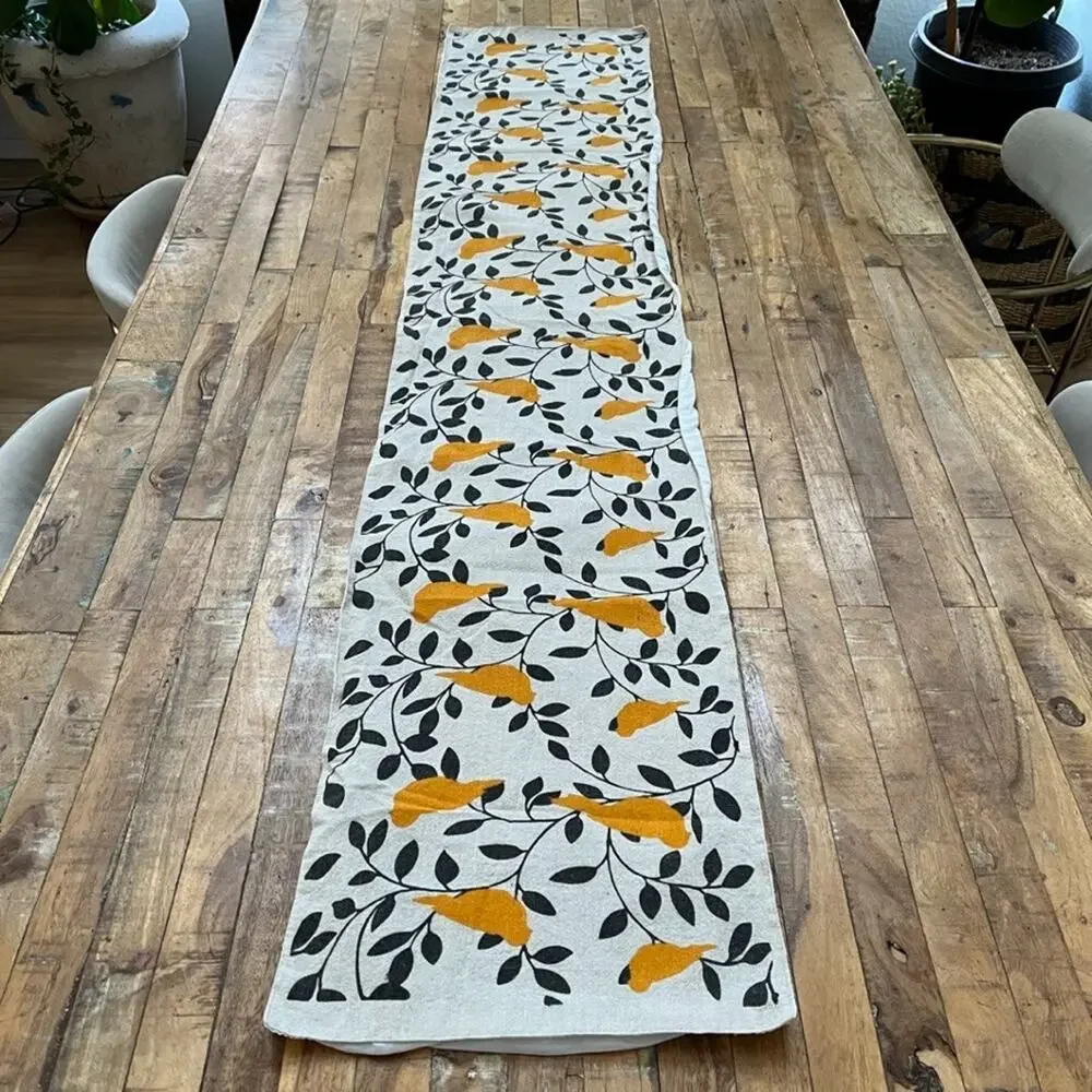 Table Runner 67